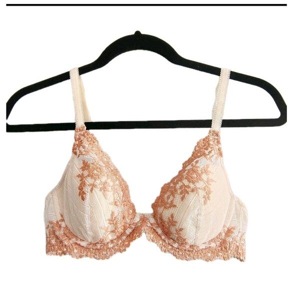 Wacoal 34B Beige Peach Lace Trim  LT Bra Underwire 853291 Sexy Adjustable - Picture 1 of 5